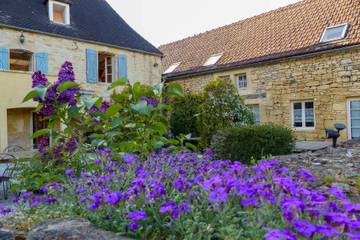 Gîte pour 9 personnes, avec jardin et balcon à Sainte-Mondane
