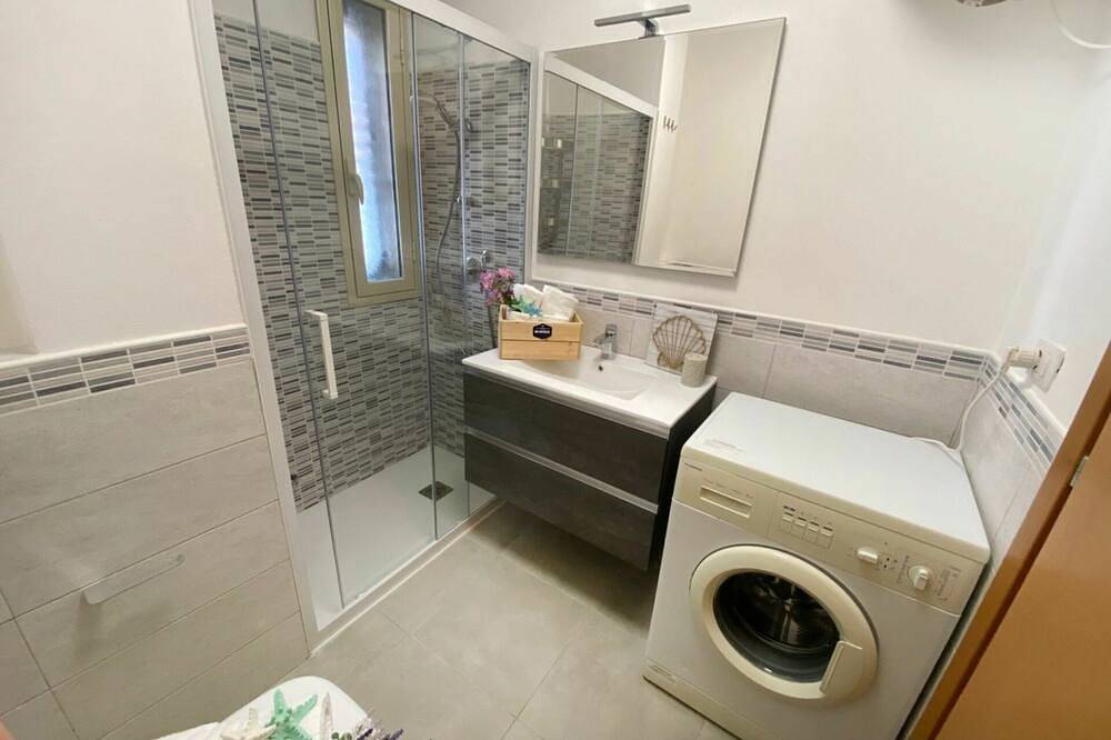 Appartamento intero, Incantevole appartamento per 4 ospiti con A/C, Wifi, Tv, terrazza e animali ammessi in Casuzze, Santa Croce Camerina
