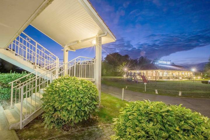 Hôtel pour 2 personnes, avec terrasse ainsi que jardin et piscine à Cazères-sur-l'Adour - 3