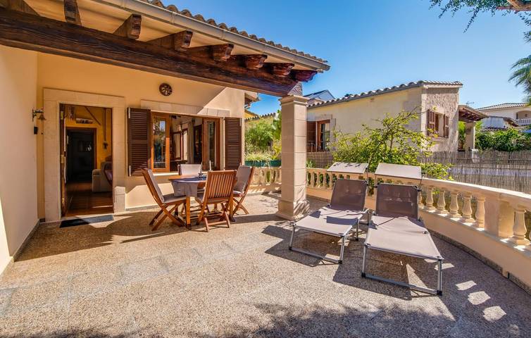 Playa Son Real Retiro: Cozy 1BD Apt with A/C, Terrace & Grill in Playa Son Serra de Marina, Santa Margalida