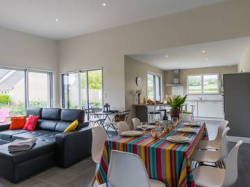 Gîte pour 6 personnes, avec terrasse et jardin à Tréflez