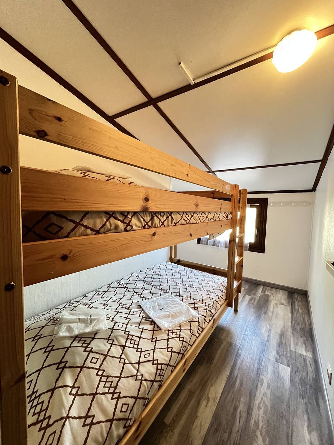 Ganze Ferienwohnung, Schönes und Klimatisiertes Ferienhaus in der Anlage "Les Portes du Soleil" 3 Schlafzimmer, Wlan wifi, für 7 Personen, Po in Portiragnes Plage, Portiragnes