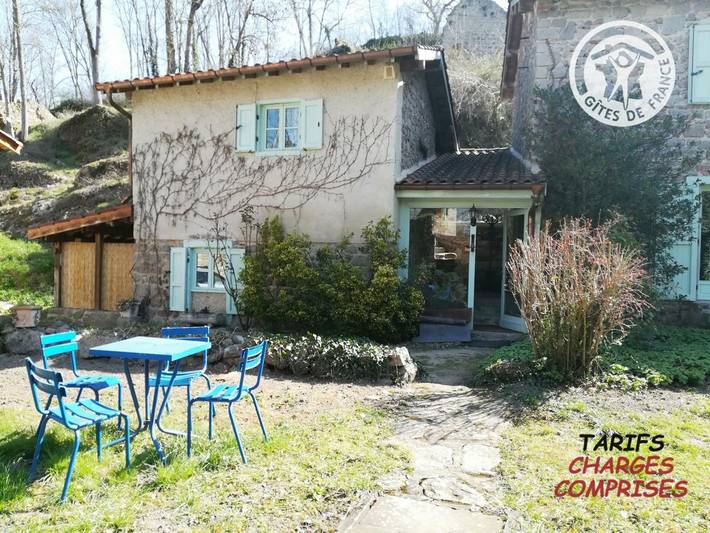 Gîte pour 8 personnes, avec jardin et terrasse, animaux acceptés dans Salt-en-Donzy