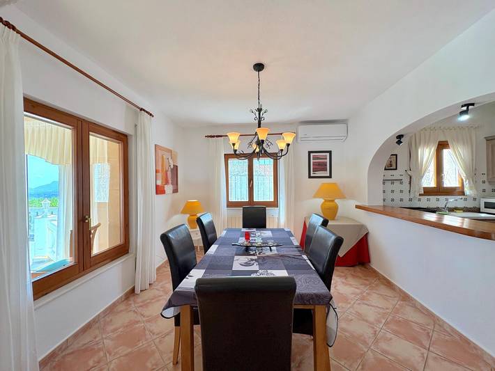 Chalet para 6 personas, con terraza además de piscina y jardín, Familias con niños en Marina Alta - 4