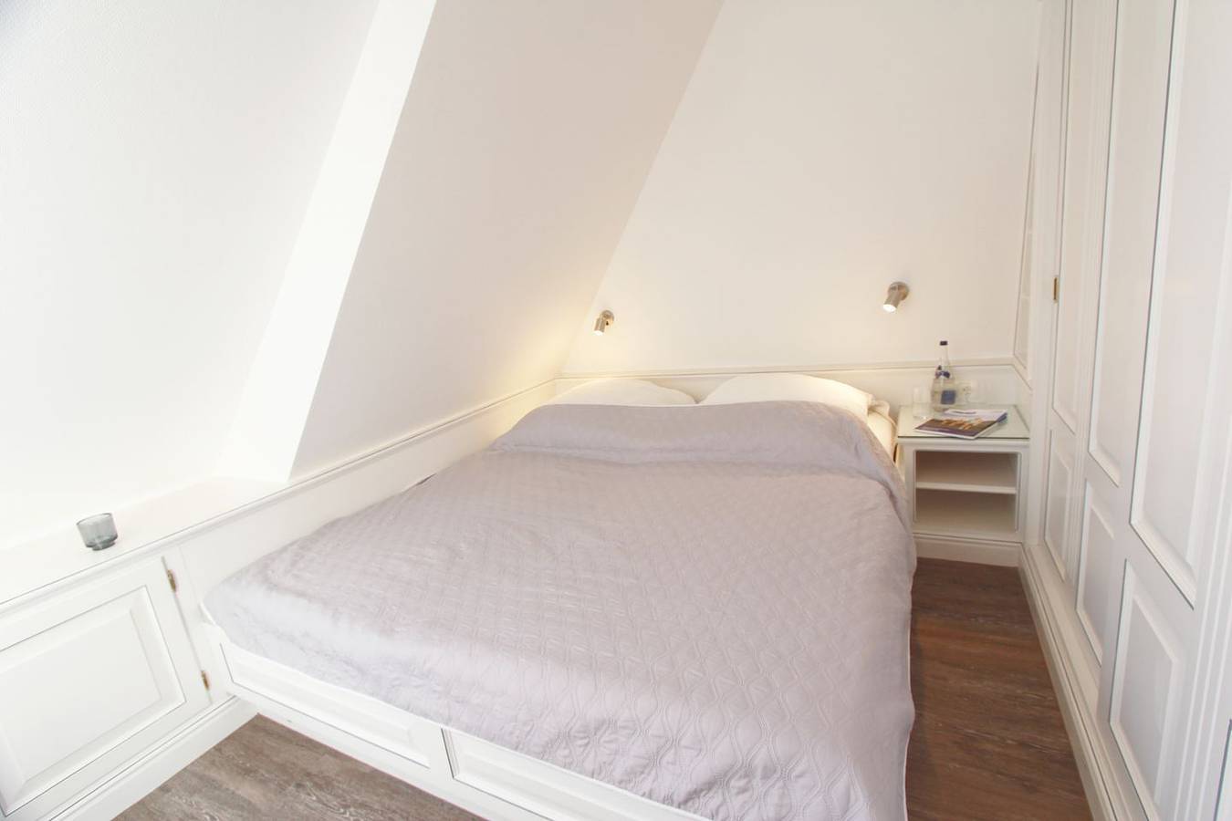 Ganze Wohnung, Stilvoll gestaltetes Feriendomizil im Ober- und Dachgeschoss des Hauses in Wenningstedt, Sylt