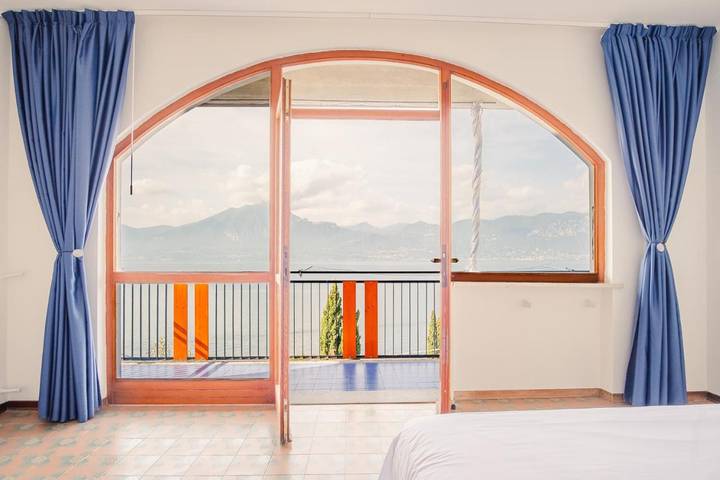 Villa für 6 Personen, mit Garten und Seeblick, mit Haustier in Torri del Benaco