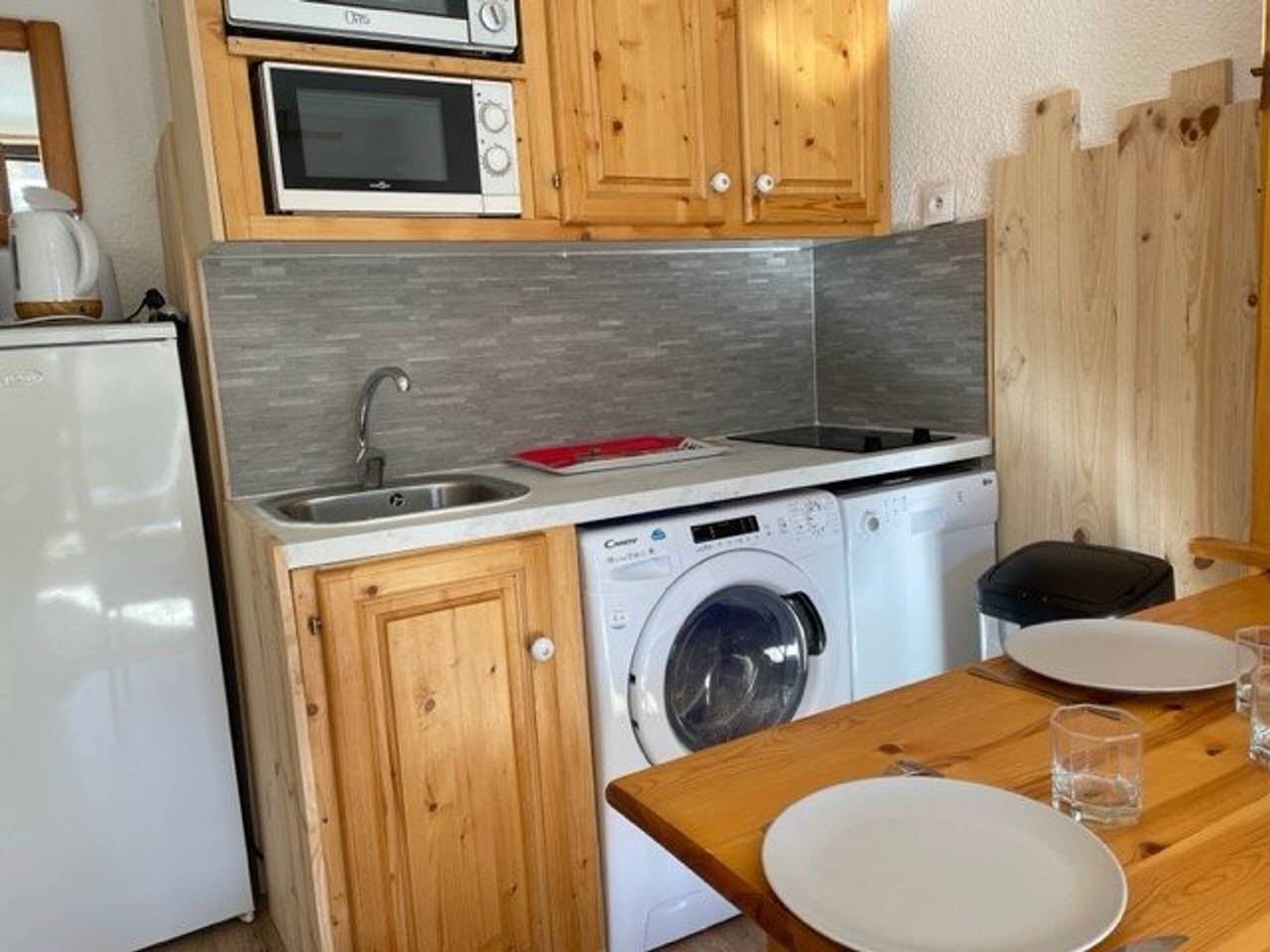Apartamento entero, Estudio cabina, 4 pax, Risoul, cerca de tiendas, Cocina equipada, Balcón, Mascotas permitidas in Station de Risoul, Risoul