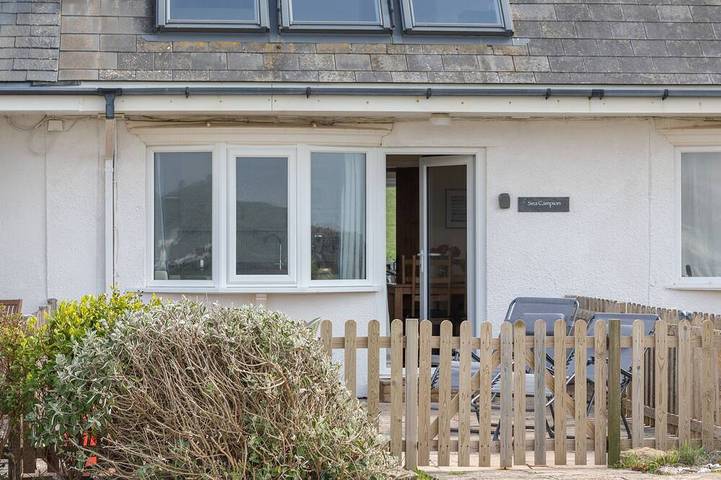 Holiday rental for 4 people, with sauna and garden as well as pool, with pets in Hope Cove