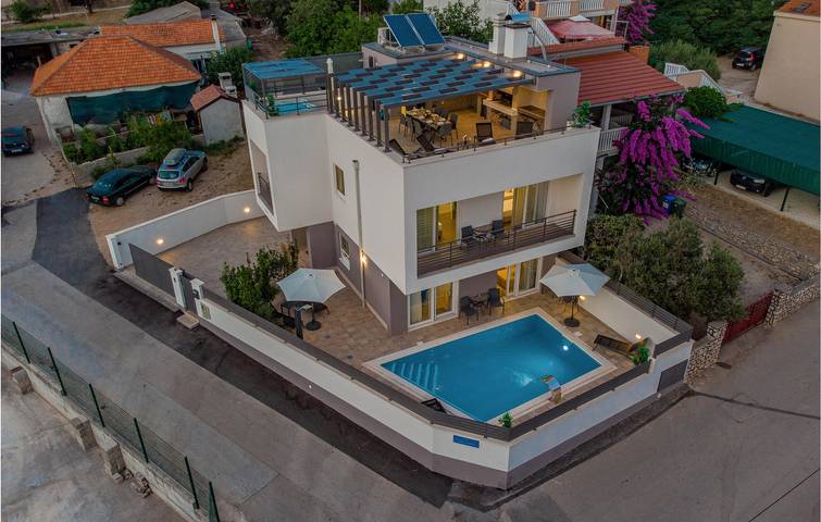 Ferienhaus für 8 Personen, mit Whirlpool und Terrasse sowie Sauna in Pakostane - 3