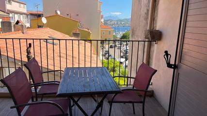 Gîte pour 2 personnes, avec vue et terrasse dans Plage Saint Francois Ajaccio