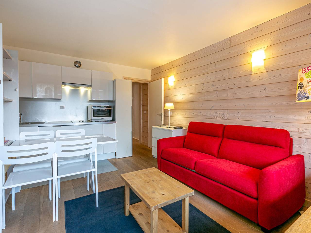 Entire studio, Modern Studio with Balcony, Ski-In/Ski-Out, and Free Wifi in Val-d'Isère in Val-d'Isère, Espace Killy