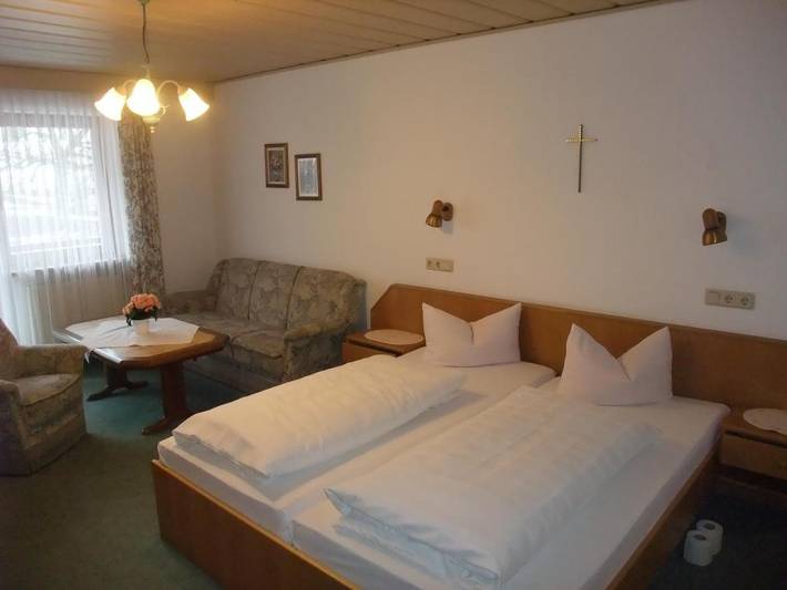 Hotel, mit Terrasse und Garten sowie Ausblick in Obertrubach - 3
