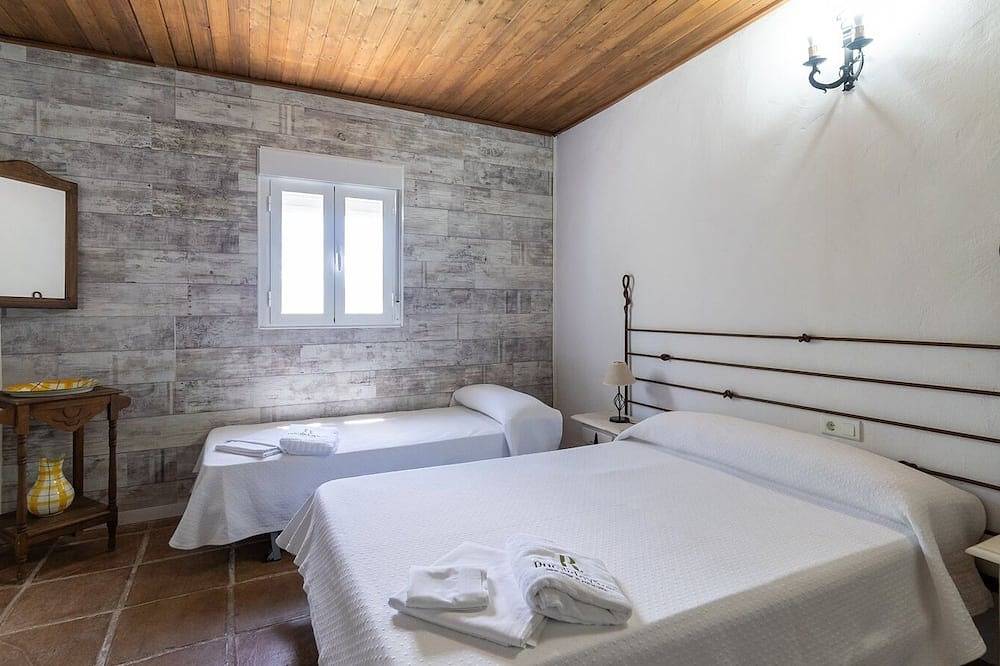Cortijo La Bodega - Conjunto Benaoján by Ruralidays in Benaoján, Málaga Province