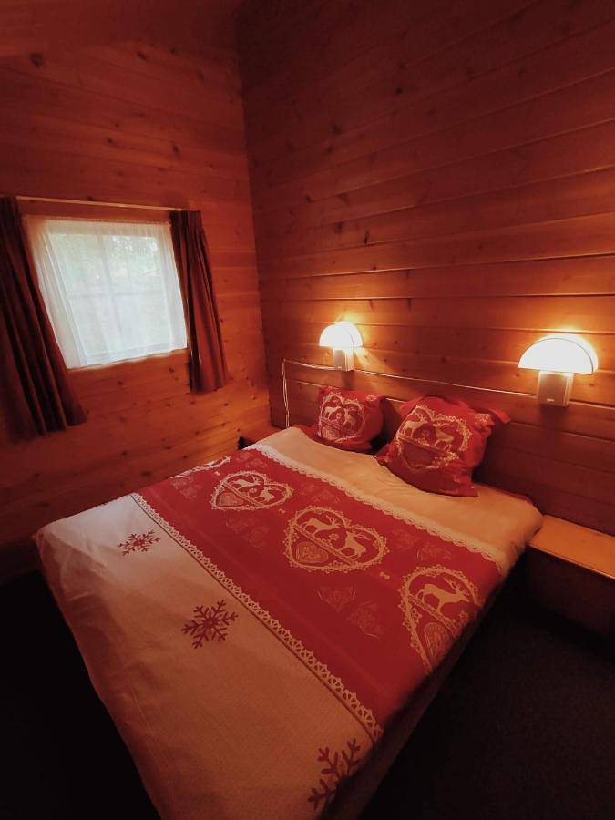 Gîte pour 6 personnes, avec terrasse ainsi que jardin et piscine à Mauroux - 3