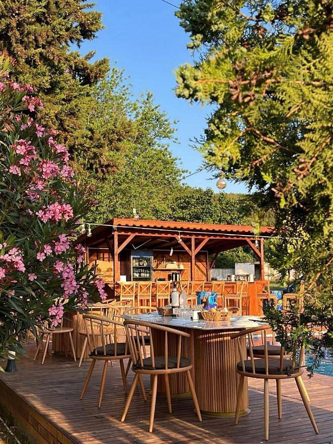 Resort per 3 persone, con Balcone e Idromassaggio nonché Terrazza e Giardino in Turchia