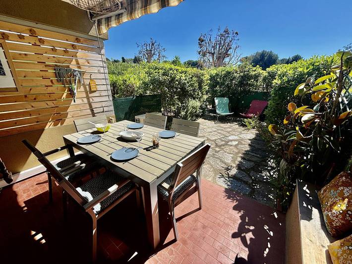 Ferienwohnung für 4 Personen, mit Pool und Terrasse, kinderfreundlich in Bormes-les-Mimosas