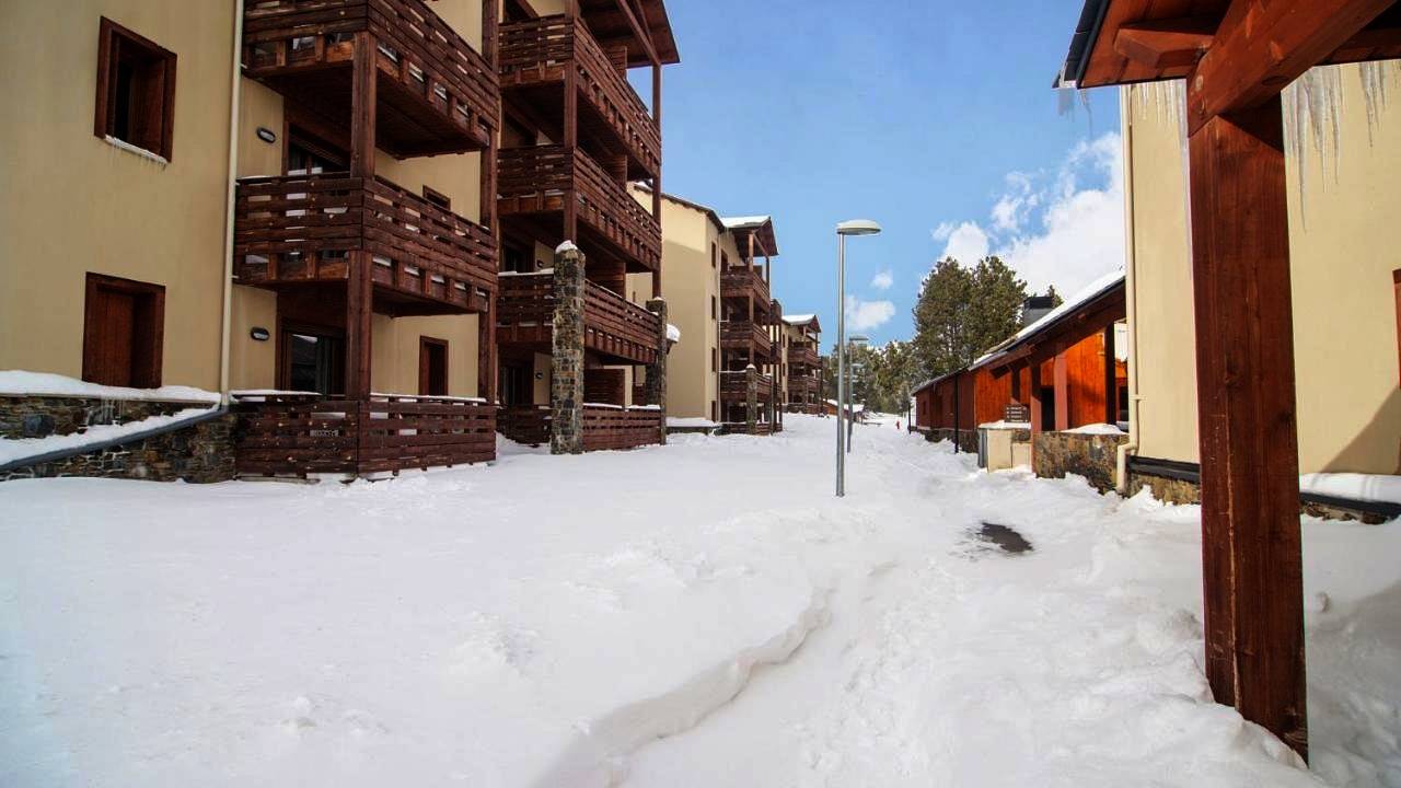 Vacancéole - Les Chalets de l'Isard in Les Angles, Parc naturel régional des Pyrénées catalanes