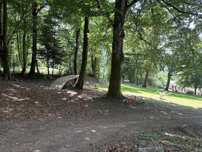 Location de vacances pour 8 personnes, avec vue et jardin à Dun-les-Places - 4