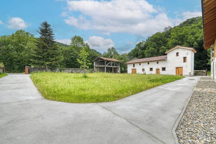 Location de vacances pour 21 personnes, avec jardin à Saint-Bertrand-de-Comminges