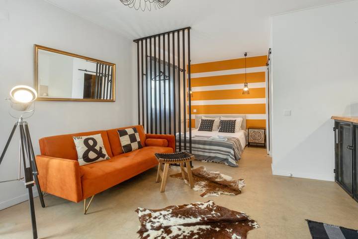 Casa Ferreiro Villa with Jacuzzi, Wi-Fi & Air Conditioning in Valada in Valada, Tejo River
