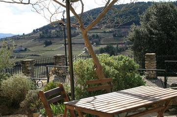 Gîte pour 3 personnes, avec vue et jardin, animaux acceptés à Vinsobres