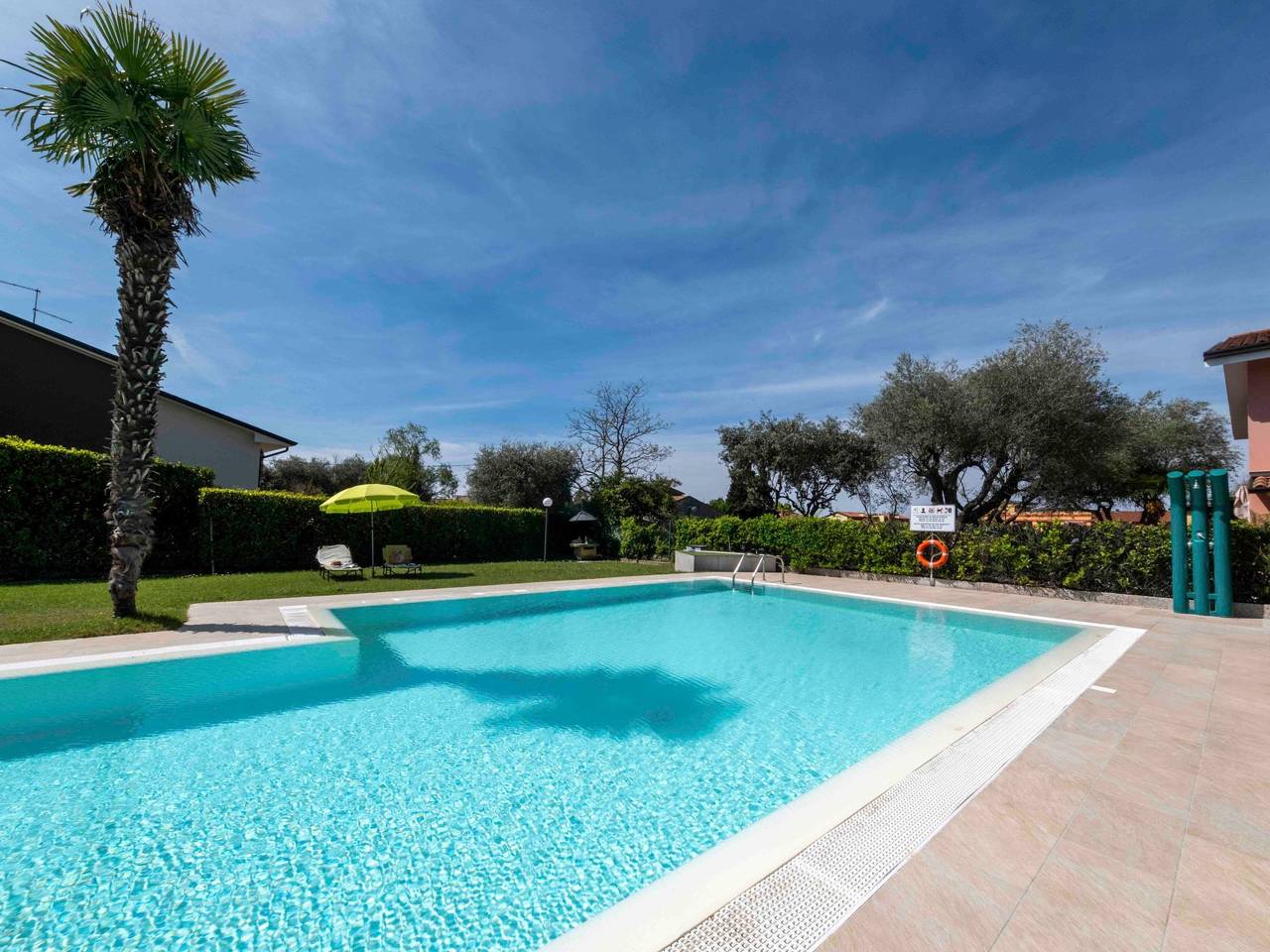 Appartement entier, La Palma - Apartment mit Balkon und Poolblick in Lazise, Montagnes autour du lac de Garde