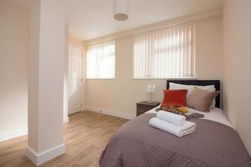 Apartment for 8 People in Southampton, South East England, Photo 3