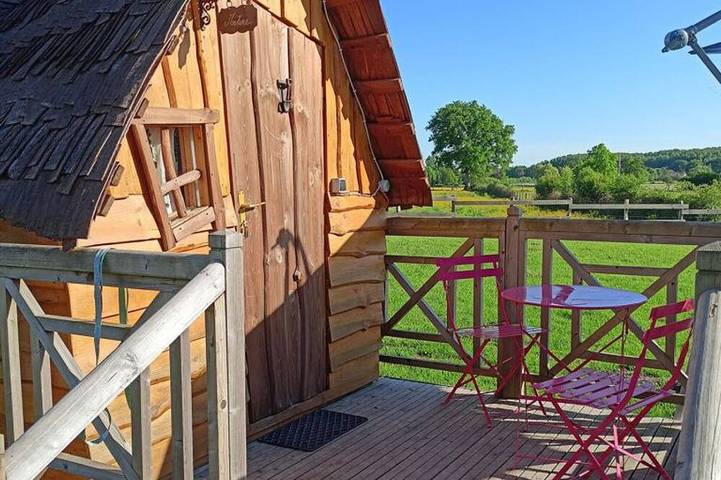 Gîte pour 2 personnes, avec jardin et jacuzzi, animaux acceptés à Cérans-Foulletourte
