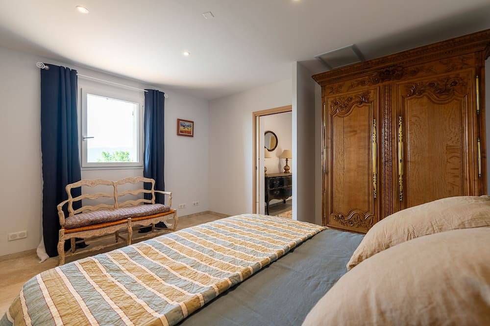 Viens, 4-Bett-Haus, 12m Pool, unglaubliche Aussicht, Spaziergang zum Dorf in Viens, Regionaler Naturpark Luberon