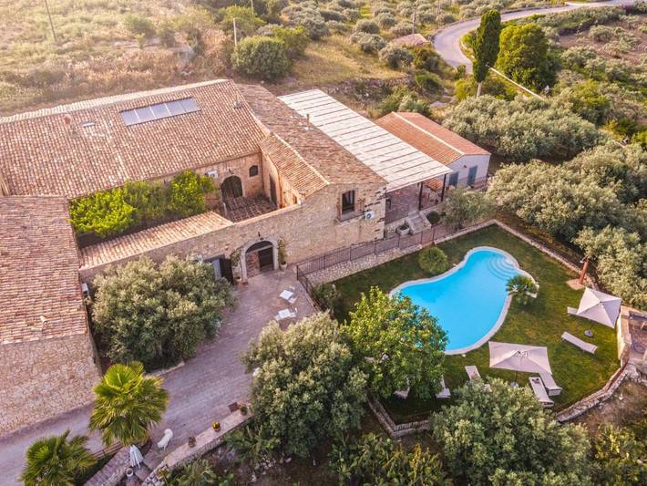 Appartamento per 3 persone, con Terrazza e Giardino nonché Piscina a Buccheri