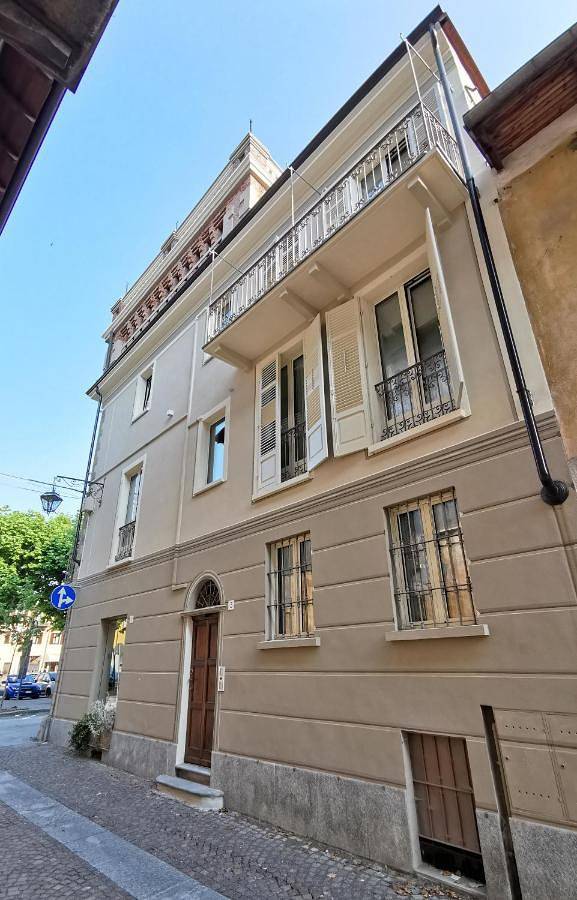 Gîte pour 4 personnes, avec terrasse et vue, animaux acceptés à Dronero - 2