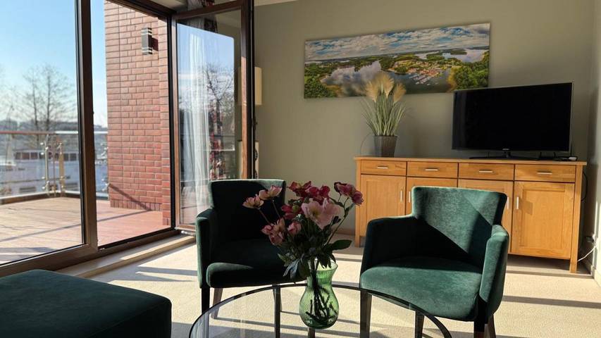 Ferienwohnung für 4 Personen, mit Seeblick und Ausblick sowie Balkon