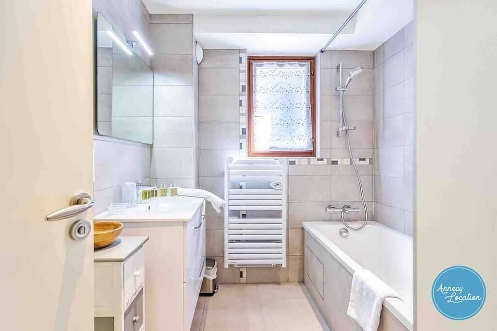 Apartamento entero, T2 Apartment - Résidence Rive Gauche in Menthon-Saint-Bernard, Región de Annecy