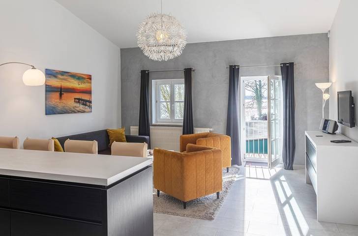 Ferienwohnung für 4 Personen, mit Balkon und Sauna sowie Seeblick