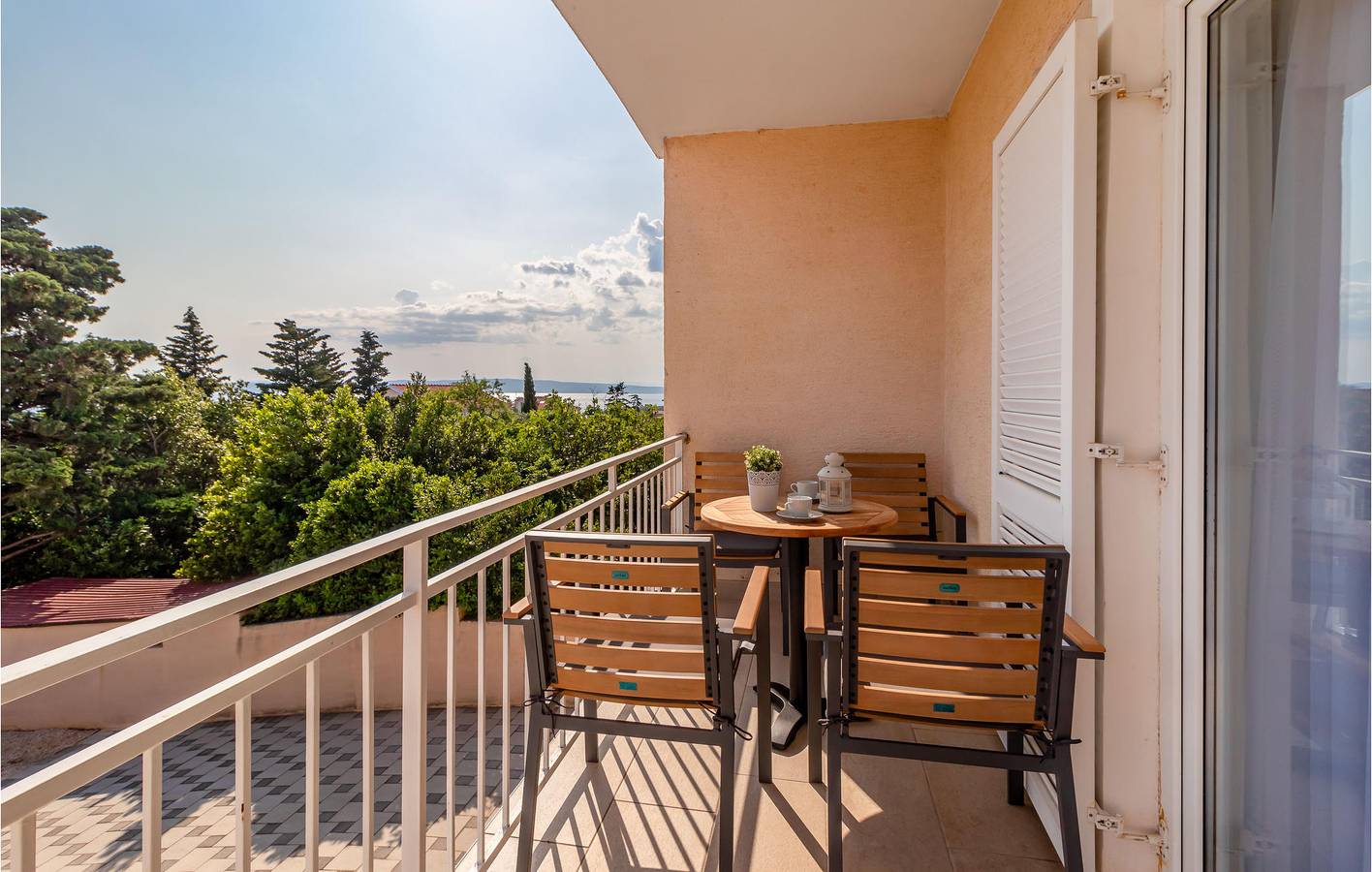 Ganze Ferienwohnung, Gemütliche Ferienwohnung mit Meerblick und Terrasse in der Nähe von Novi Vinodolski in Novi Vinodolski, Primorje-Gorski Kotar