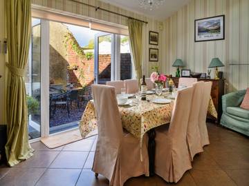 Holiday Rental for 10 People in Porthmadog, Gwynedd, Photo 1