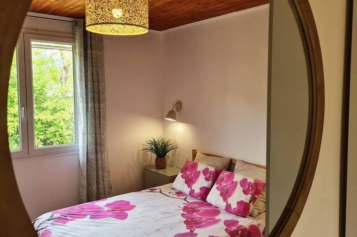 Location de vacances pour 6 personnes, avec jardin ainsi que piscine et terrasse, animaux acceptés à Banon - 4