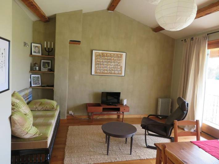 Location de vacances pour 3 personnes, avec vue ainsi que jardin et piscine à Saint-Jory - 4