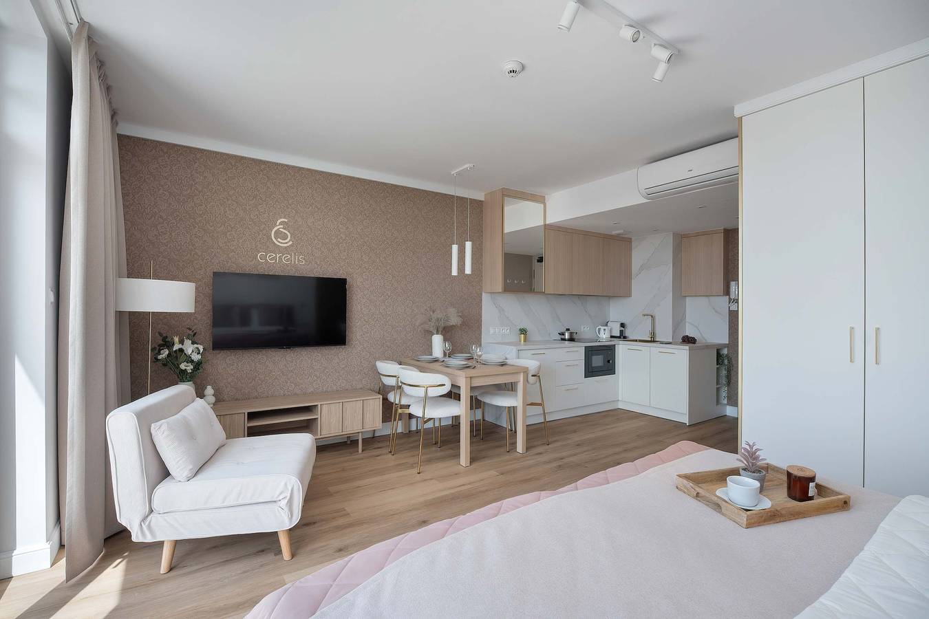 Ganze Wohnung, Stylish Studio with a Balcony | A Place to Work in Ciechocinek, Kujawien-Pommern