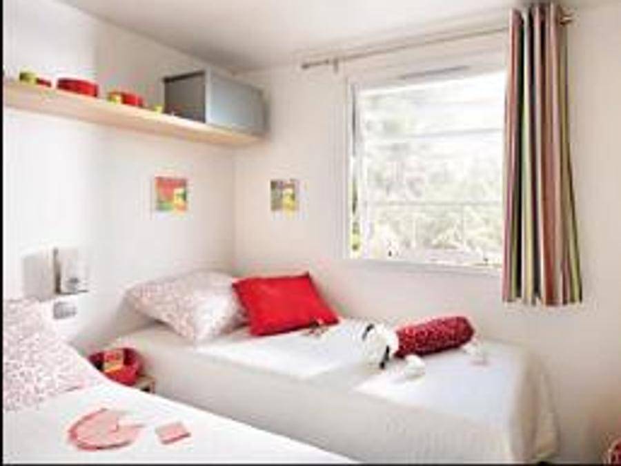 Flower Camping les Aubepines - Mobilhome 4 personnes - 24m² Confort (2 chambres) avec Terrasse semi couverte 7,5m² in Le Crotoy, Région d'Abbeville