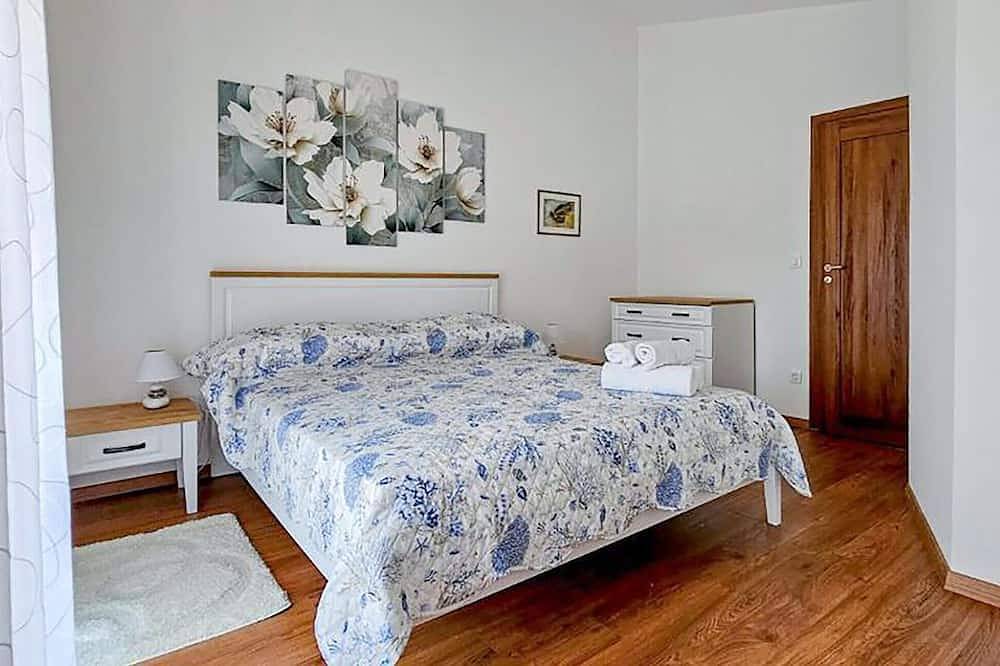 Beautiful home in Novigrad with Wifi in Umaška regija