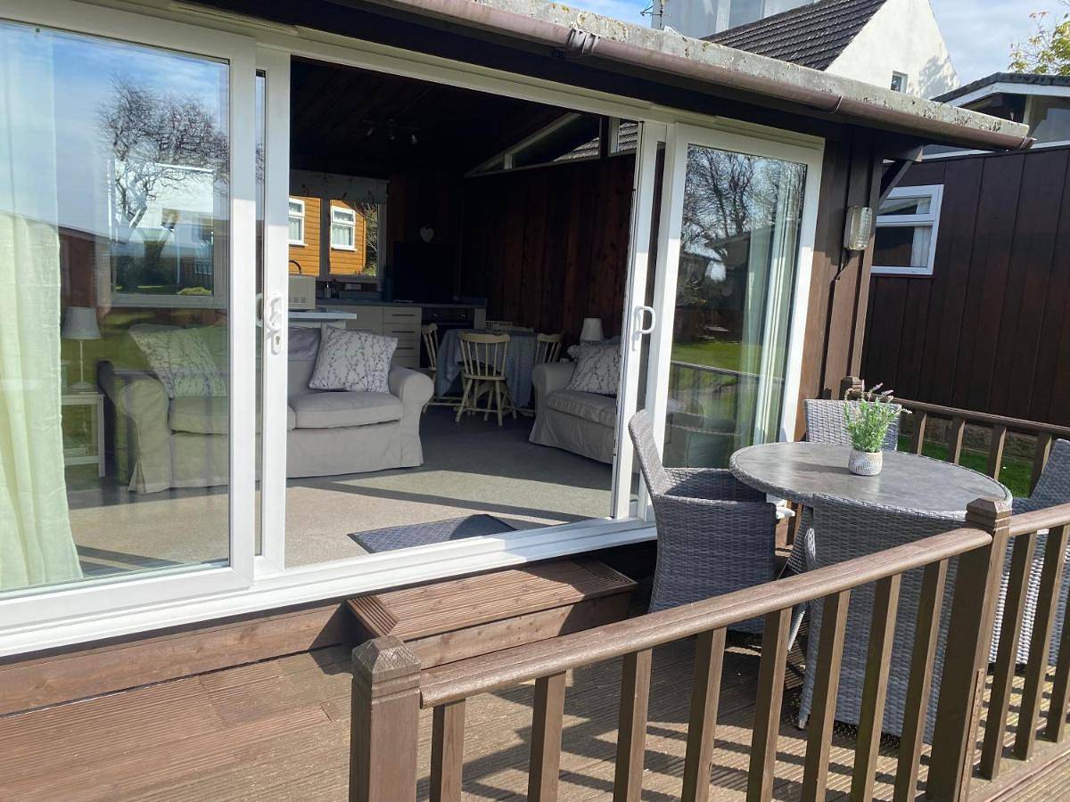 Chalet Thirty Two in Seaton, Devon