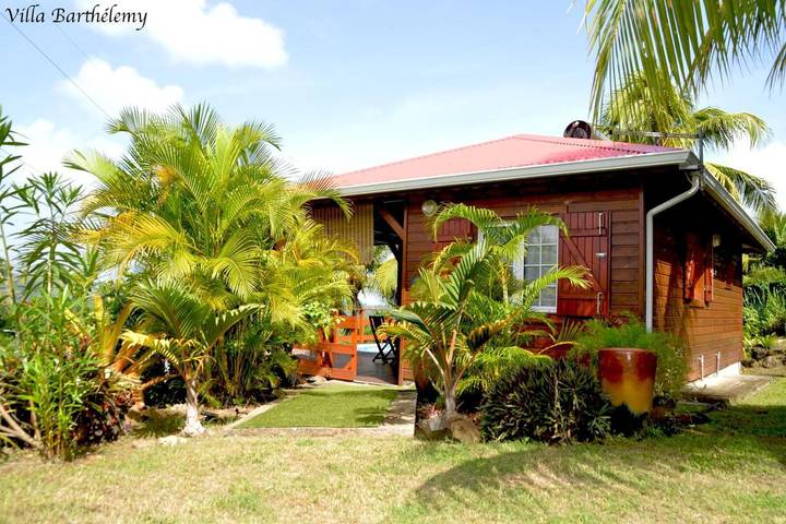 Appartement de vacances pour 2 personnes, avec piscine ainsi que vue et jardin