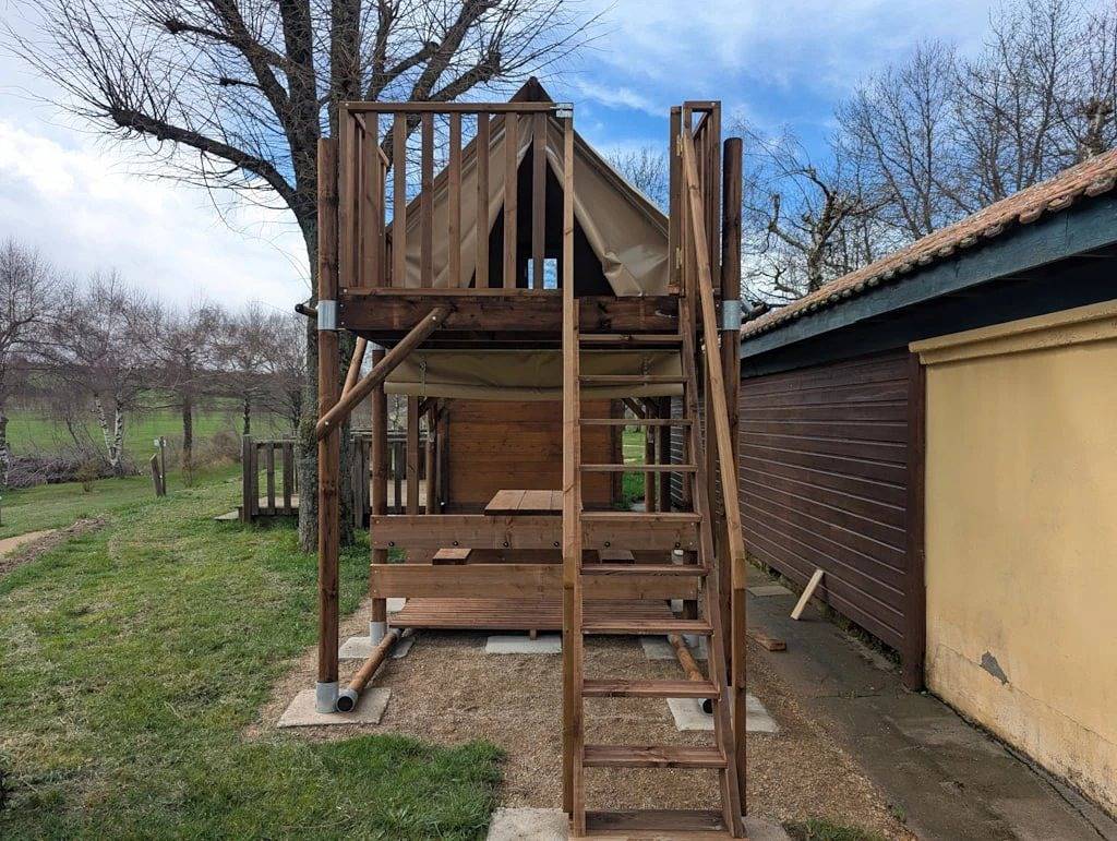 Zecamping 3* piscine chauffée chiens acceptés cabane Bbq 5m2 2 pers in Langogne, Mende und Umgebung