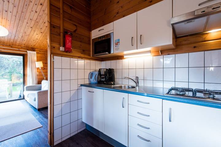 Ferienhaus für 4 Personen, mit Balkon/Terrasse und Terrasse sowie Garten und Pool in Friesland - 4