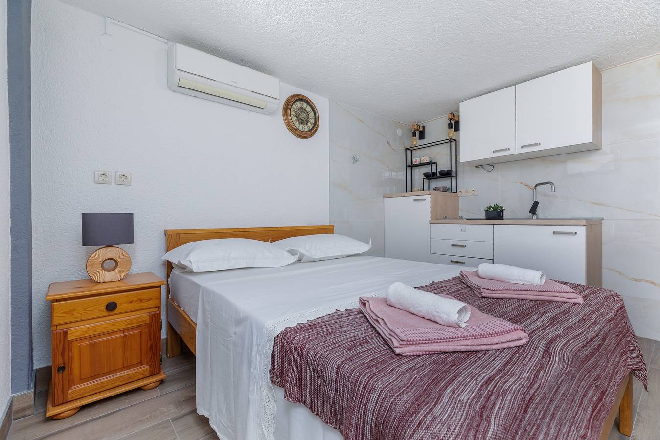 Cały apartament, Apartamenty typu studio z tarasem i widokiem na morze Lokva Rogoznica, Omis As-24321-a in Lokva Rogoznica, Omiš-Riviera