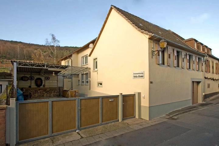 Ferienwohnung für 3 Personen, mit Balkon und Terrasse sowie Garten und Ausblick in Hambach (Neustadt) - 2