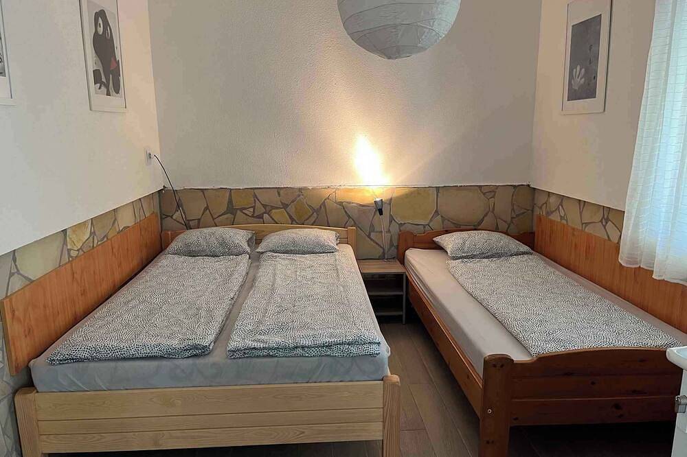 Holiday home only 20 meters from the beach with heating in Balatonfenyves, Southern Shore of Lake Balaton