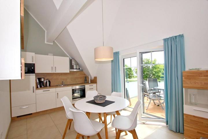 Ganze Wohnung, Strandnahe Fewo mit Balkon, Schwimmbad- und Saunanutzung -  Rex Rugia in Lobbe, Mönchgut