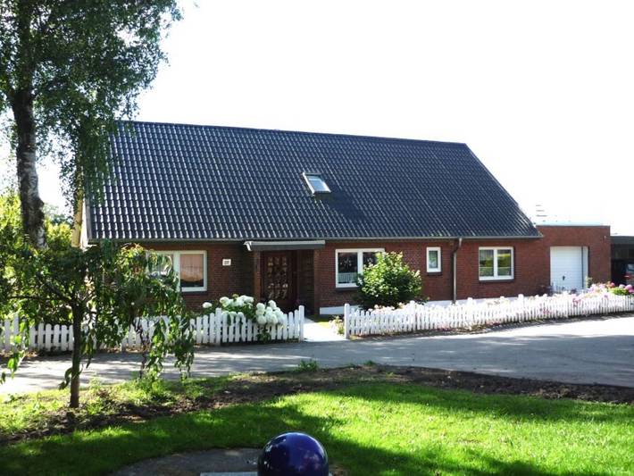 Zimmer für 2 Personen, mit Terrasse und Garten in Sörup